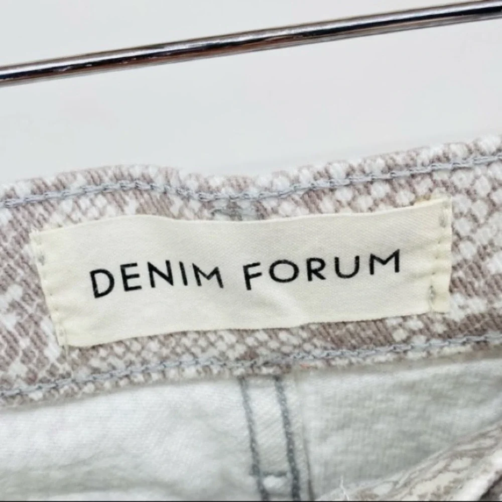 Aritzia Denim Forum The Lola High Rise Skinny Crop Pants Snake 25 - Picture 3 of 7